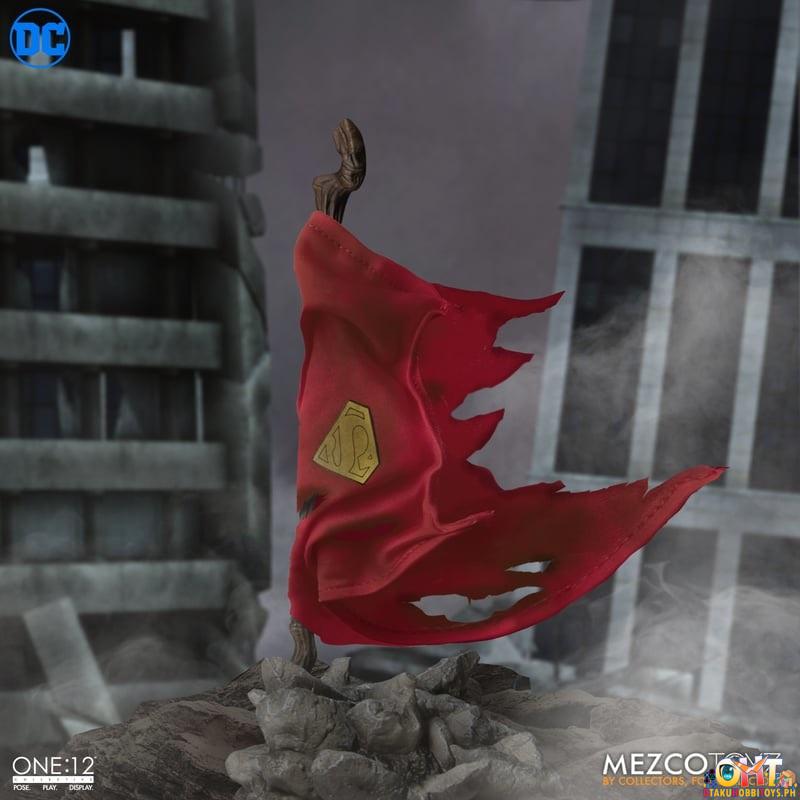 Mezco One:12 Collective Superman: Recovery Suit Edition
