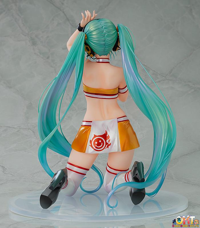 Max Factory Hatsune Miku GT Project 1/7 Racing Miku 2010 Ver. Art