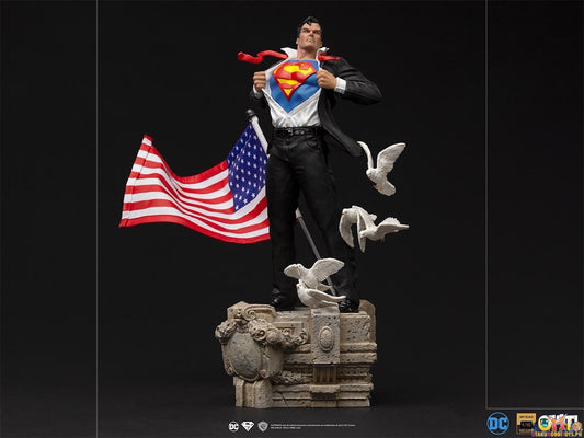 Iron Studios 1/10 Clark Kent Deluxe Art Scale