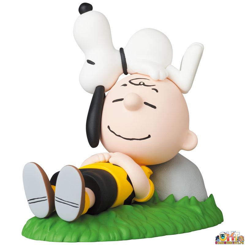 Medicom Ultra Detail Figure No.681 UDF Peanuts Series 13 Napping Charlie Brown & Snoopy