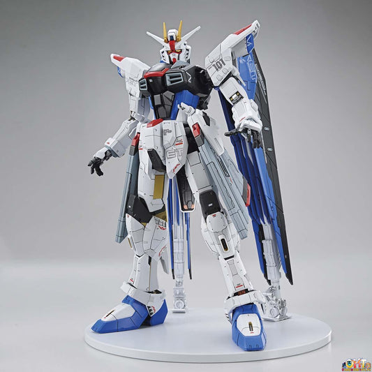Bandai FULL MECHANICS 1/100 The Gundam Base Limited ZGMF-X10A FREEDOM GUNDAM Ver.GCP -  Mobile Suit Gundam SEED