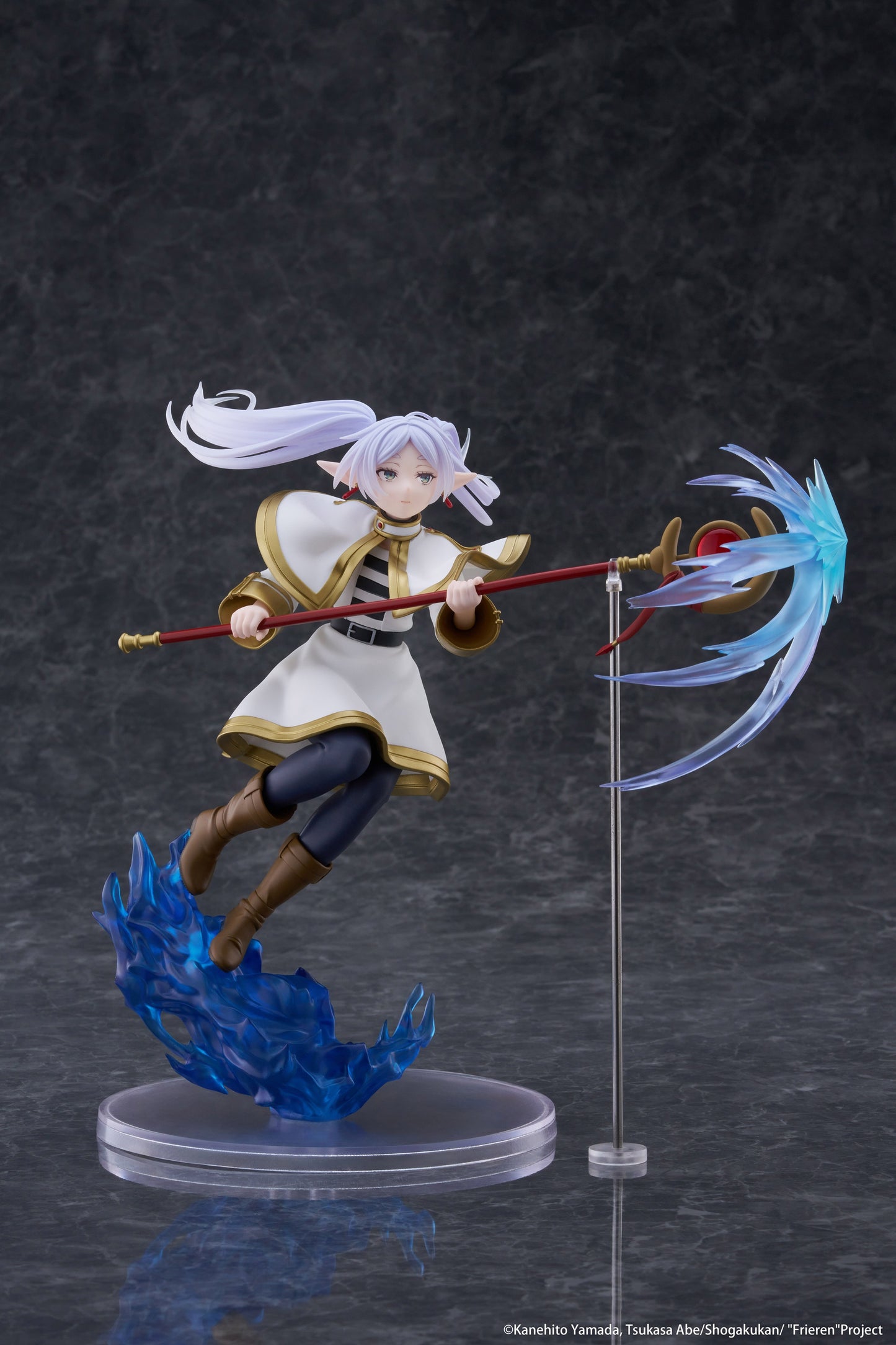 TAITO Frieren: Beyond Journey's End AMP+ Figure - Frieren