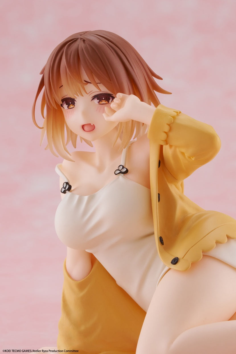 TAITO Atelier Ryza Ever Darkness & the Secret Hideout Desktop Cute Figure - Ryza (Nightwear Ver.) (Rerelease)