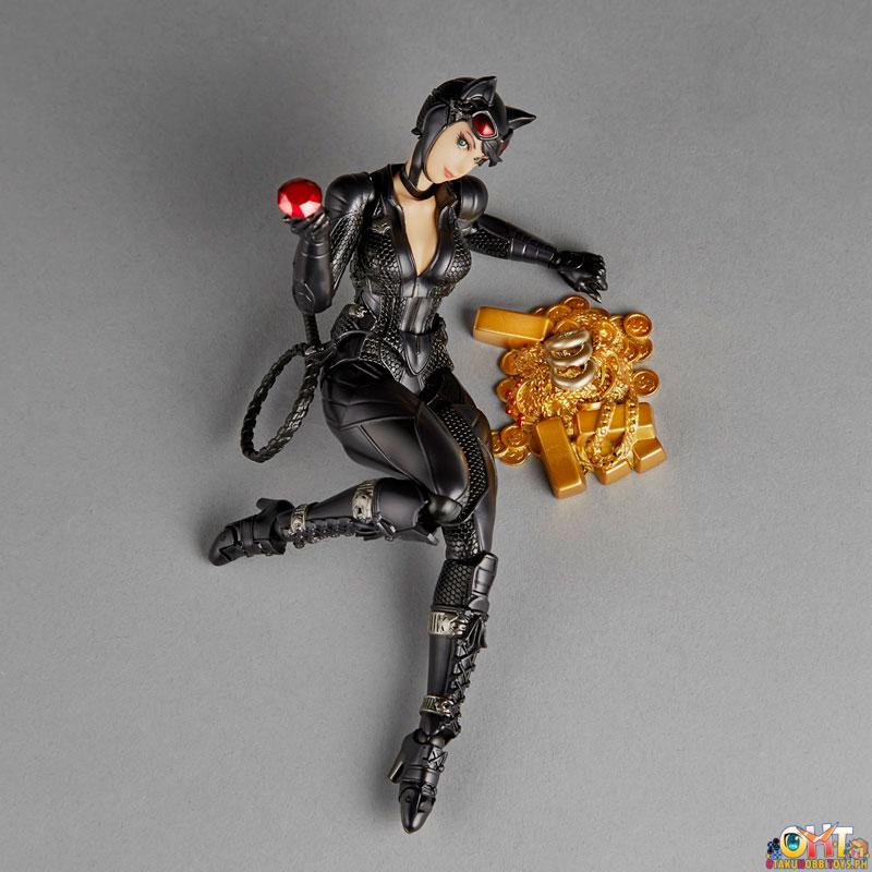Kaiyodo Batman: Arkham Knight Revoltech Amazing Yamaguchi Catwoman