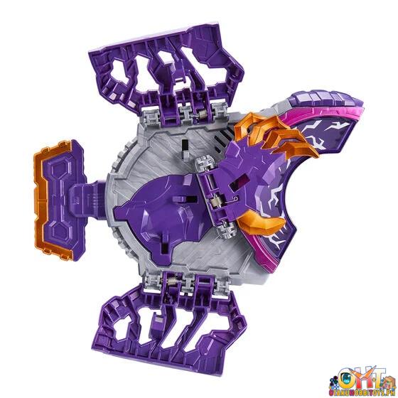 Bandai Kamen Rider Geats PREMIUM DX Memorial Zombie Raise Buckle Set