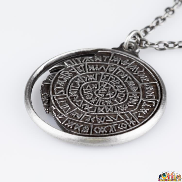 Dark Horse The Witcher (Netflix) Wolf Medallion Necklace Prop Replica