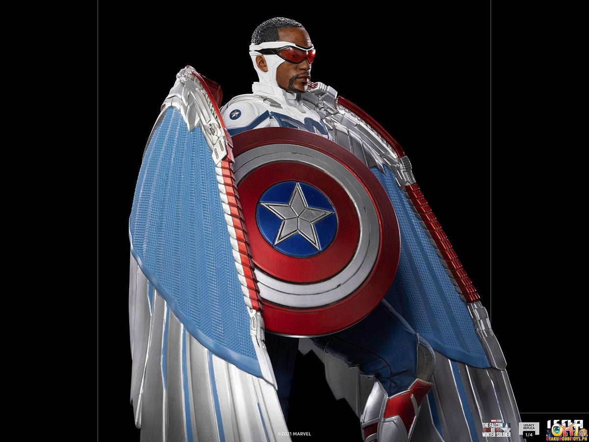 Iron Studios Falcon and the Winter Soldier 1/4 Captain America Sam Wilson (Closed Wings Version) Legacy Replica