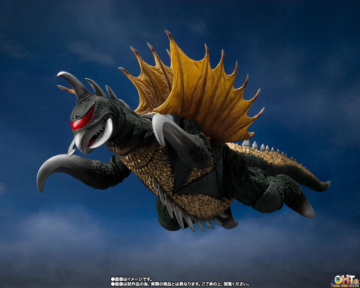 S.H.MonsterArts Gigan (1972) - Godzilla vs. Gigan