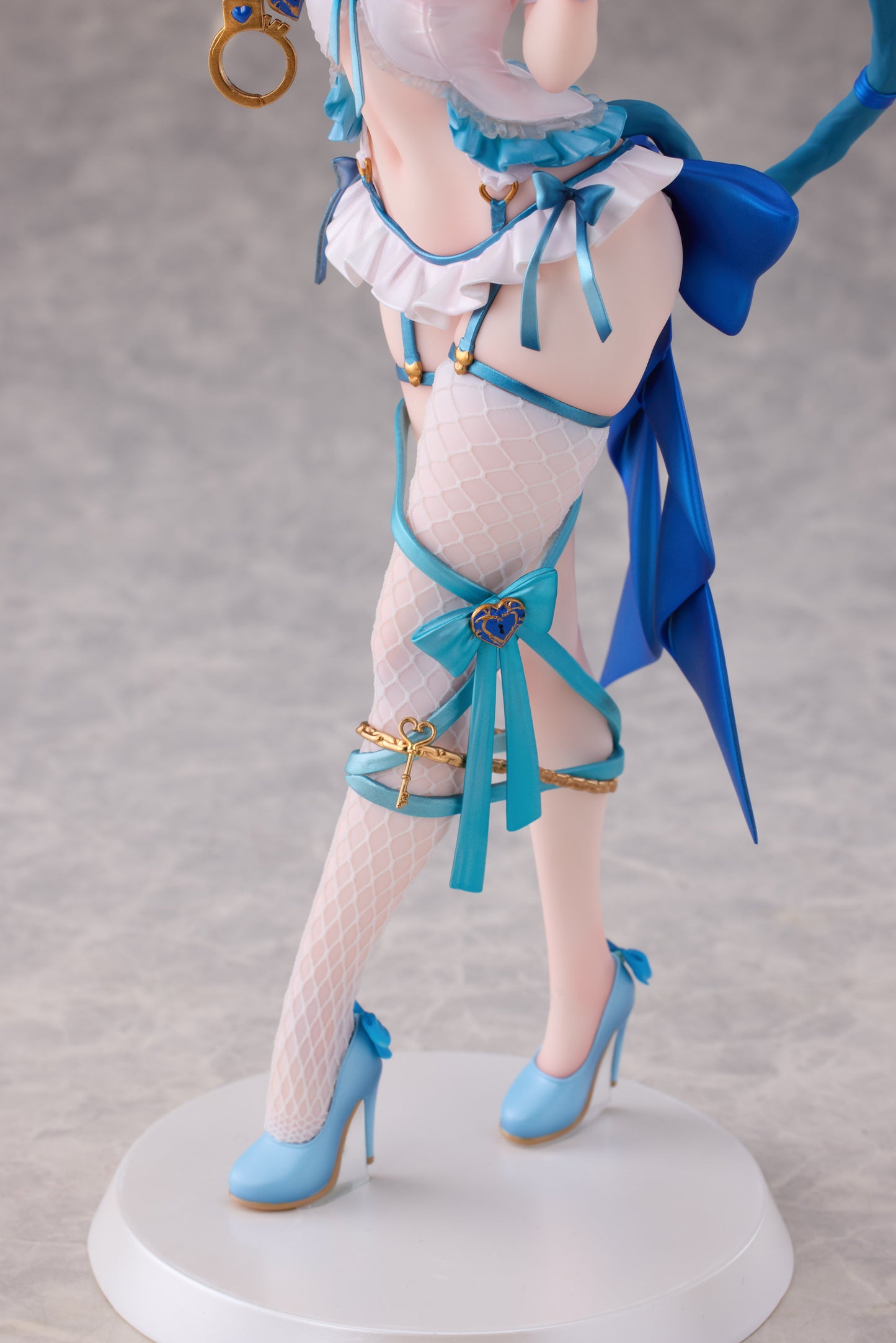 SIKI ANIM 1/7 Shibarare Neko Putika-chan DELUXE EDITION