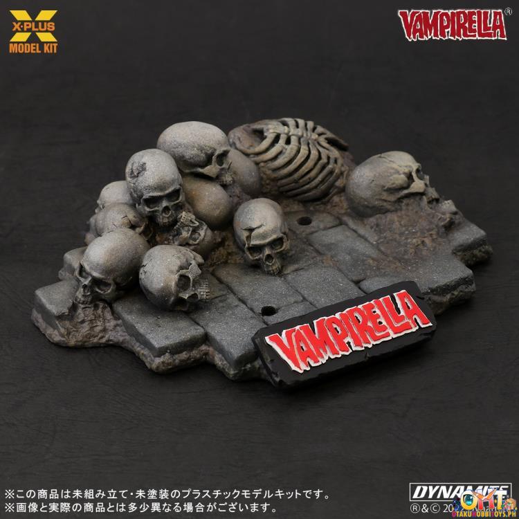 X-Plus 1/8 Vampirella (Jose Gonzalez Edition) Scale Model Kit