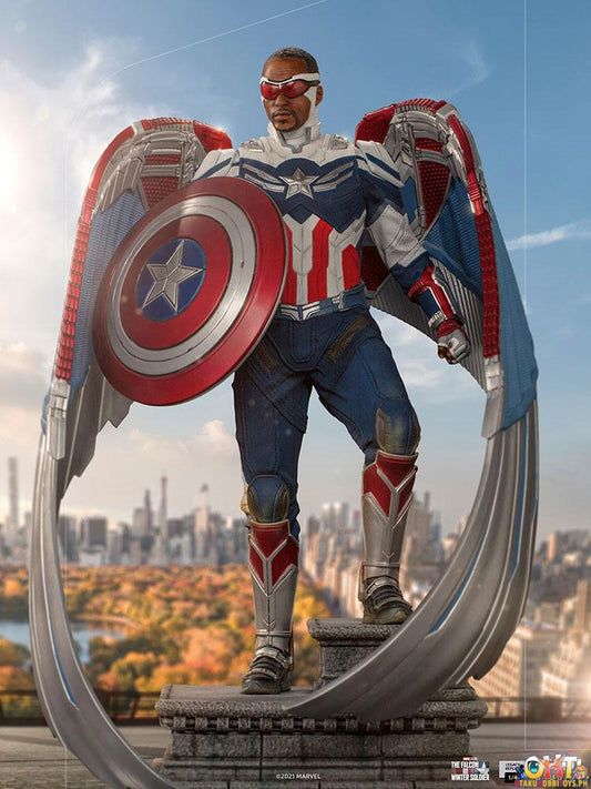 Iron Studios Falcon and the Winter Soldier 1/4 Captain America Sam Wilson (Closed Wings Version) Legacy Replica