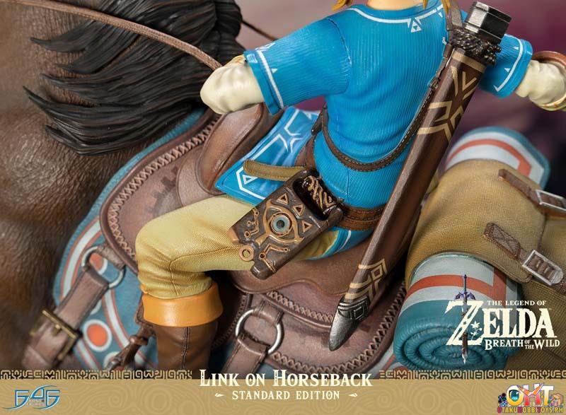 First4Figures The Legend of Zelda™: Breath of the Wild - Link on Horseback [Standard Edition]