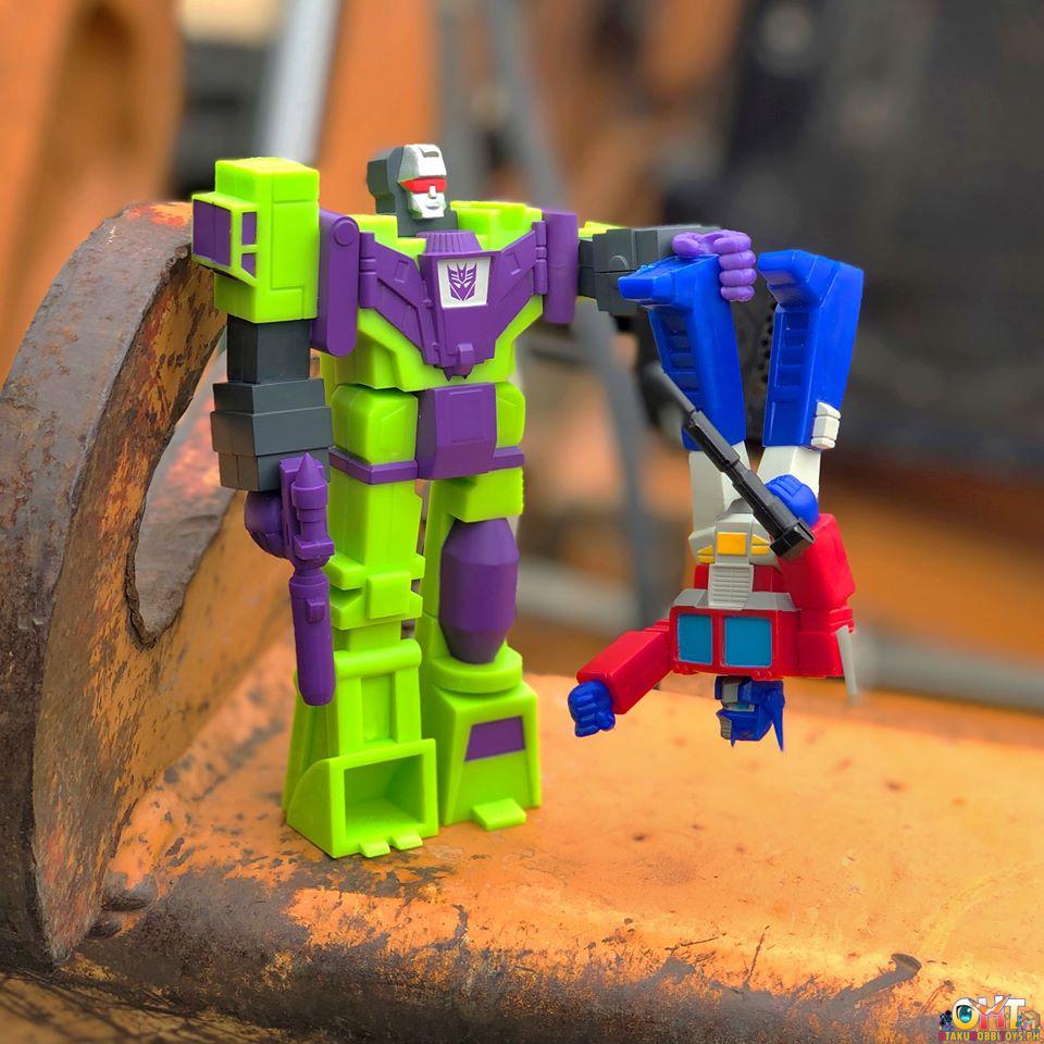 Super7 - Transformers ReAction Wave 3 Devastator