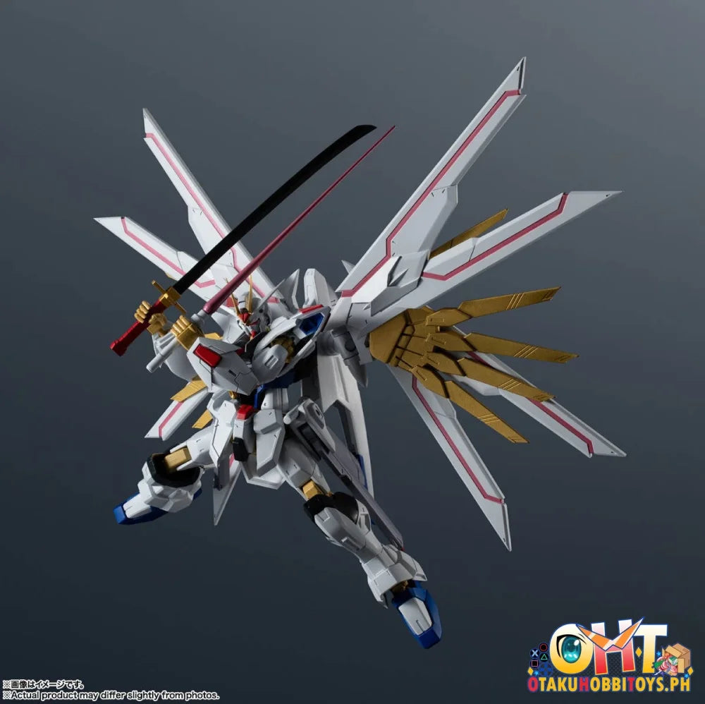 Bandai GUNDAM UNIVERSE MIGHTY STRIKE FREEDOM GUNDAM Articulated Figure