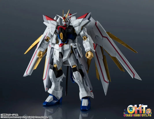 Bandai GUNDAM UNIVERSE MIGHTY STRIKE FREEDOM GUNDAM Articulated Figure