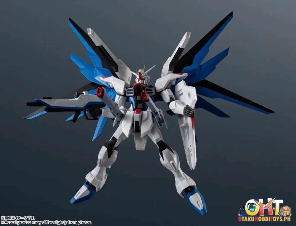 Bandai GUNDAM UNIVERSE ZGMF-X10A FREEDOM GUNDAM RENEWAL - Articulated Figure