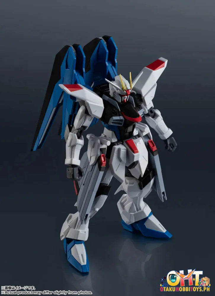 Bandai GUNDAM UNIVERSE ZGMF-X10A FREEDOM GUNDAM RENEWAL - Articulated Figure