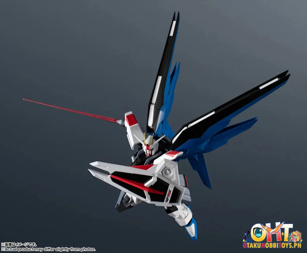 Bandai GUNDAM UNIVERSE ZGMF-X10A FREEDOM GUNDAM RENEWAL - Articulated Figure