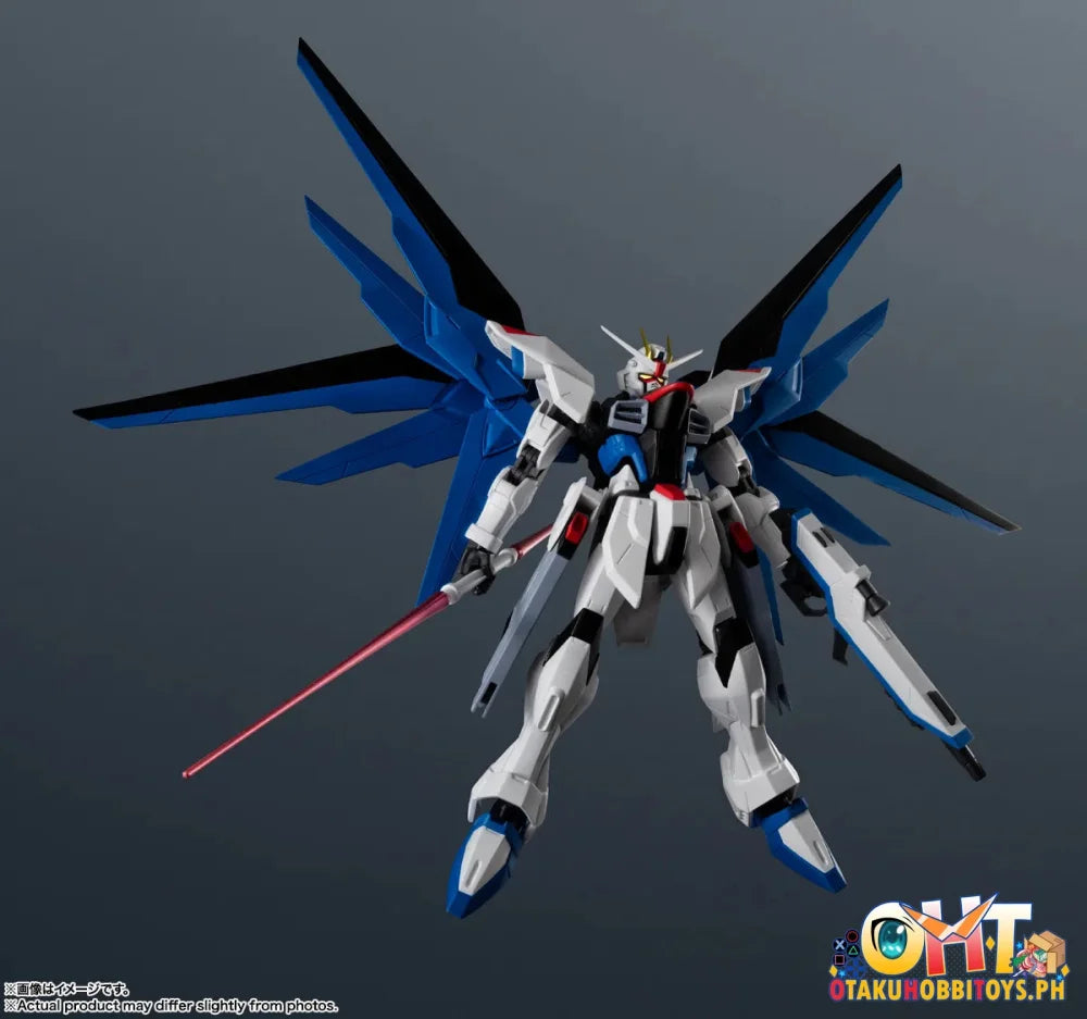 Bandai GUNDAM UNIVERSE ZGMF-X10A FREEDOM GUNDAM RENEWAL - Articulated Figure