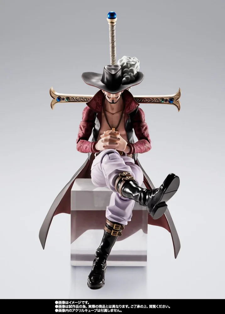 Bandai S.H.Figuarts DRACULE MIHAWK -HAWK-EYE- Articulated Figure