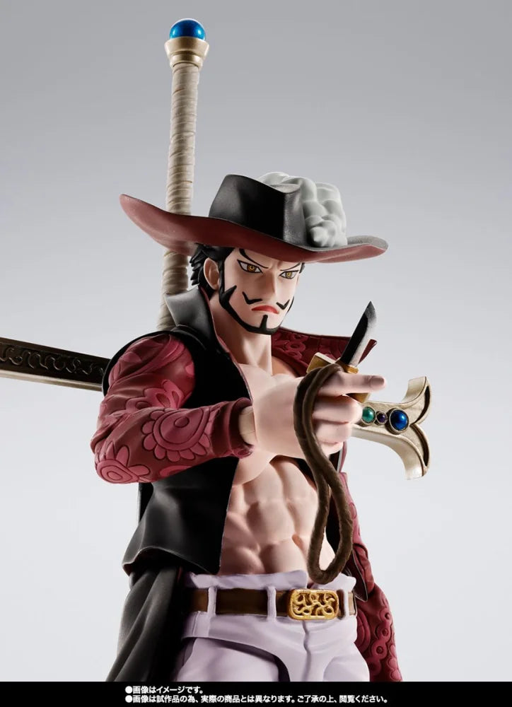 Bandai S.H.Figuarts DRACULE MIHAWK -HAWK-EYE- Articulated Figure