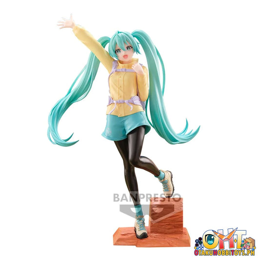 Banpresto Vocaloid Holiday Memories Hatsune Miku Mountain Climbing Prize Figure