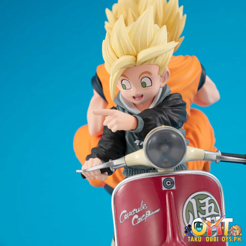 Desktop Real Mccoy Ex Dragon Ball Z Super Saiyan Son Goku & Gohan Mortorbike Scale Figure