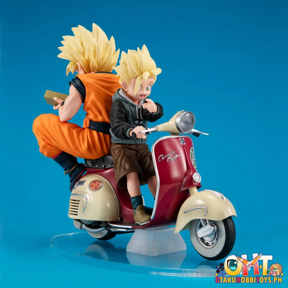 Desktop Real Mccoy Ex Dragon Ball Z Super Saiyan Son Goku & Gohan Mortorbike Scale Figure