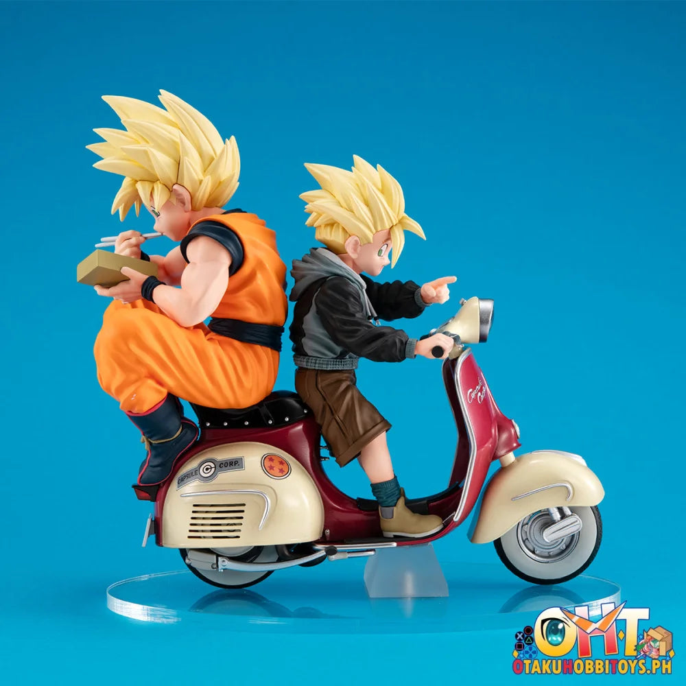 Desktop Real Mccoy Ex Dragon Ball Z Super Saiyan Son Goku & Gohan Mortorbike Scale Figure