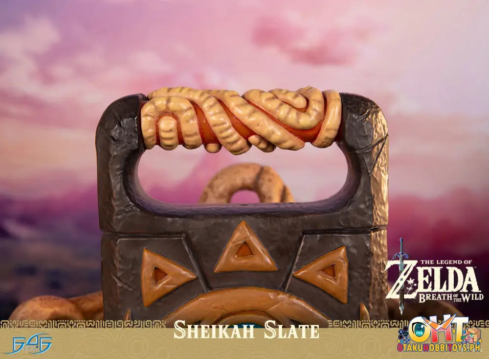First4Figures The Legend Of Zelda™: Breath The Wild - Sheikah Slate Scale Figure