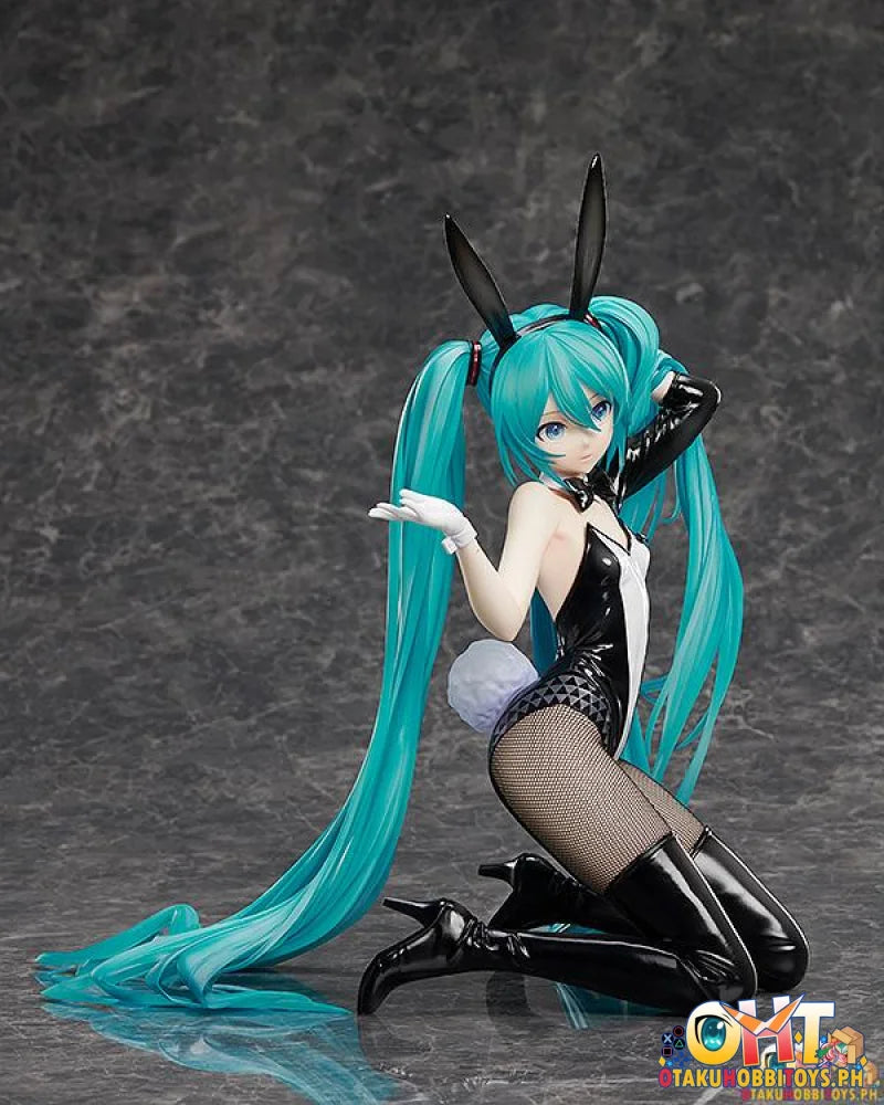 Freeing Character Vocal Series 01: Hatsune Miku 1/4 Miku: Bunny Ver. / Art By Sanmuyyb