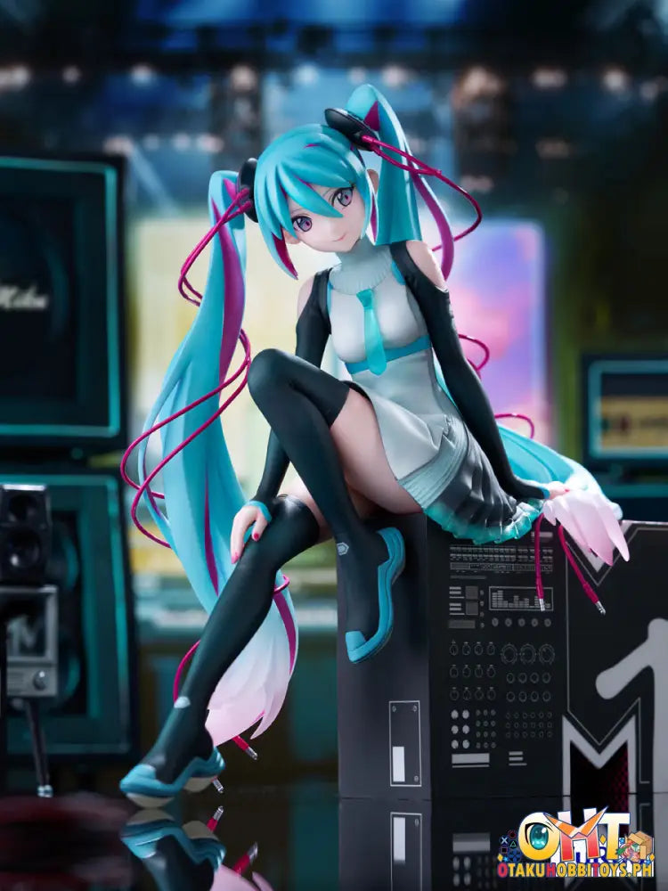 Furyu Vocaloid 1/7 Hatsune Miku X Mtv Scale Figure