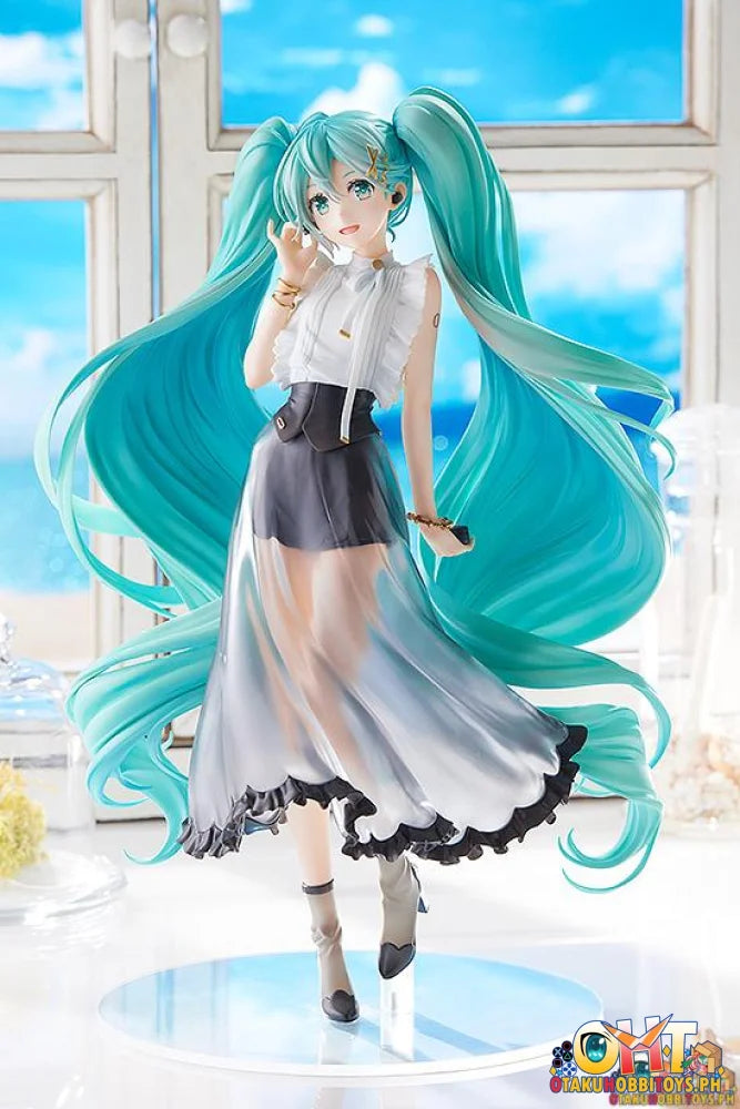 Good Smile Company Character Vocal Series 01: Hatsune Miku 1/6 Miku: Nt Style Casual Wear Ver. - On