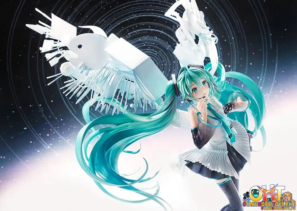 Good Smile Company Character Vocal Series 01: Hatsune Miku 1/7 Miku: Happy 16Th Birthday Ver.