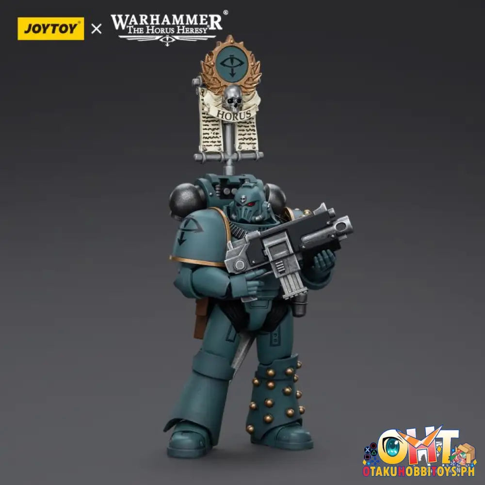 Joytoy Warhammer 40K 1/18 Sons Of Horus Mkiv Tactical Squad Legionary With Legion Vexilla Jt9589