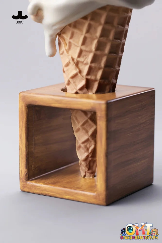 Jxk Kitty Cone Scale Figure