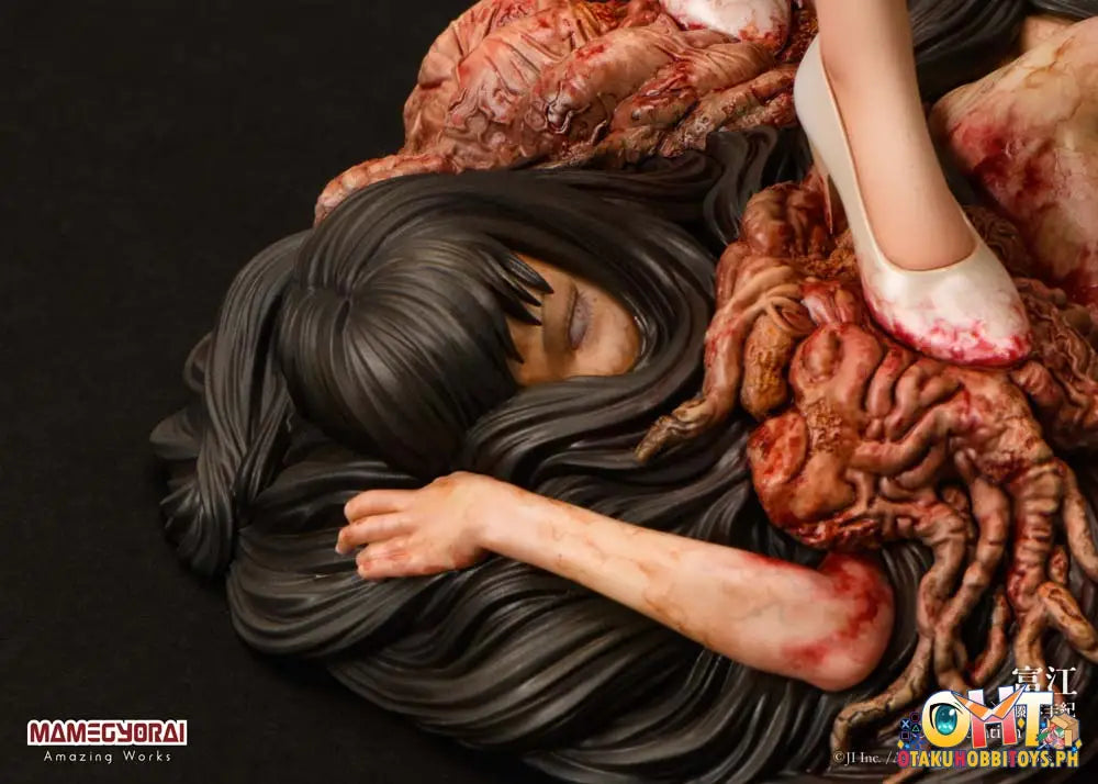 Kotobukiya Junji Ito × Yoshiki Fujimoto Tomie Collaboration Statue Scale Figure