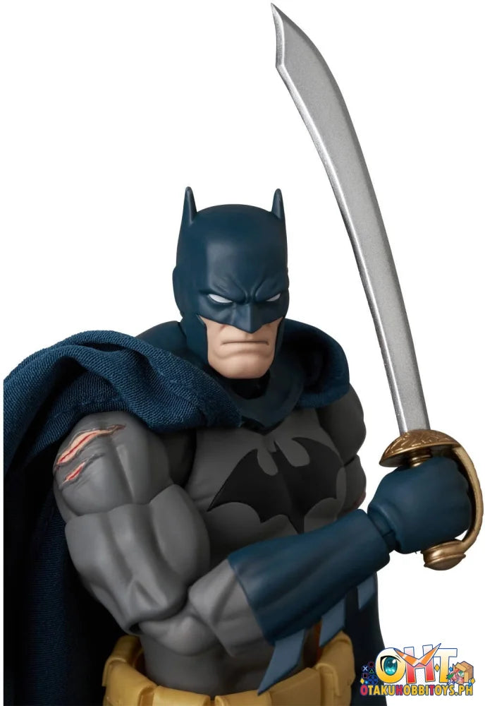 MEDICOM TOYS MAFEX BATMAN DAMAGE Ver. (BATMAN: HUSH Ver.) Articulated Figure