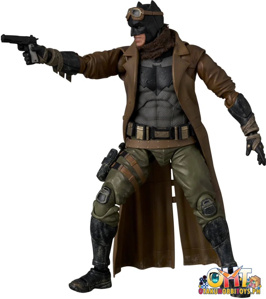 Medicom Toys Mafex Knightmare Batman (Zack Snyder’s Justice League Ver.) Articulated Figure