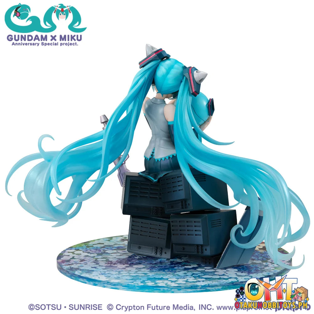 Megahouse Lucrea Mobile Suit Gundam 45th Anniversary X Hatsune Miku Hatsune Miku X OO Gundam Scale Figure