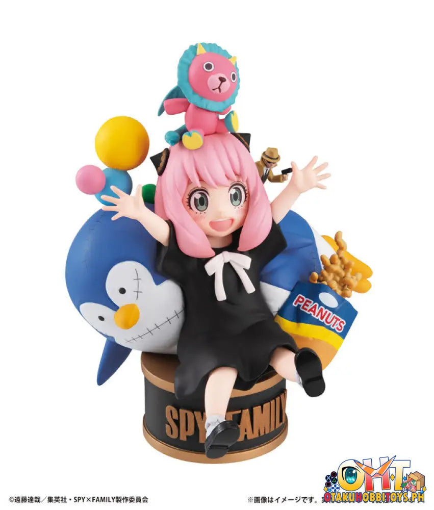Megahouse Petitrama Ex Spy×Family In The Big Box Set [With Bond Forger]