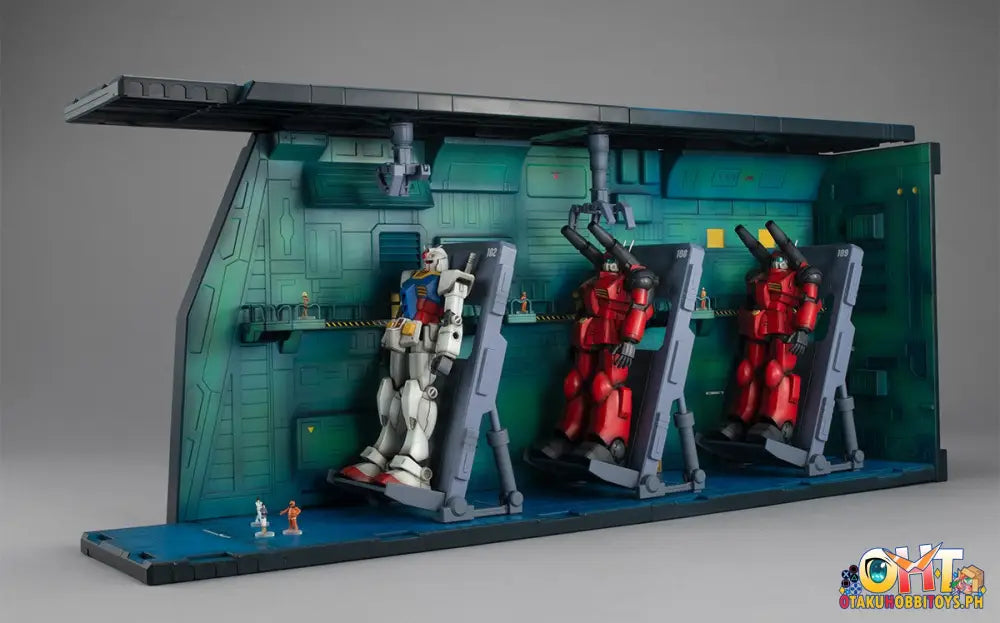 Megahouse Realistic Model Series Mobile Suit Gundam (1/144 Hg Series) White Base Catapult Deck