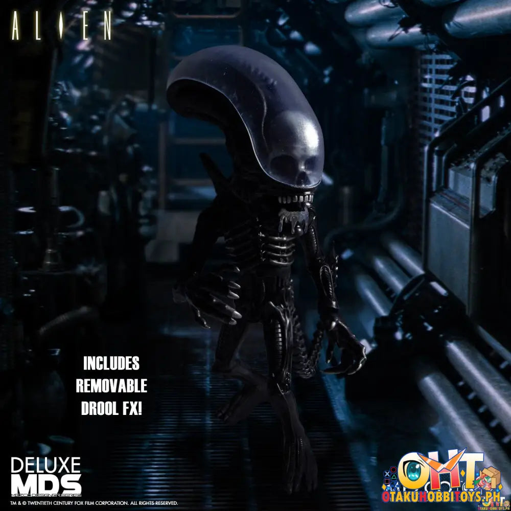 Mezco Designer Series Deluxe Alien -