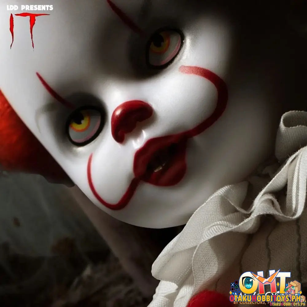 Mezco Ldd Presents It: Pennywise