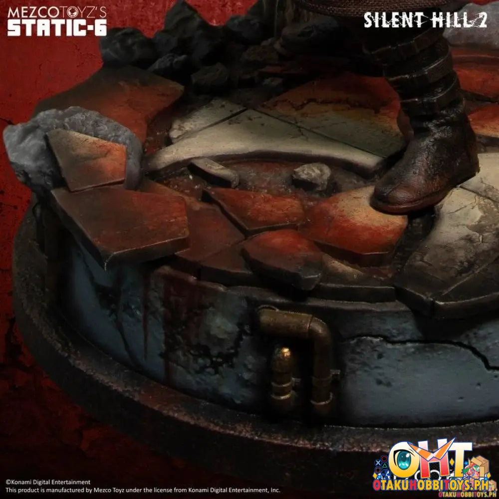 Mezco Static Six Silent Hill 2: Red Pyramid Thing