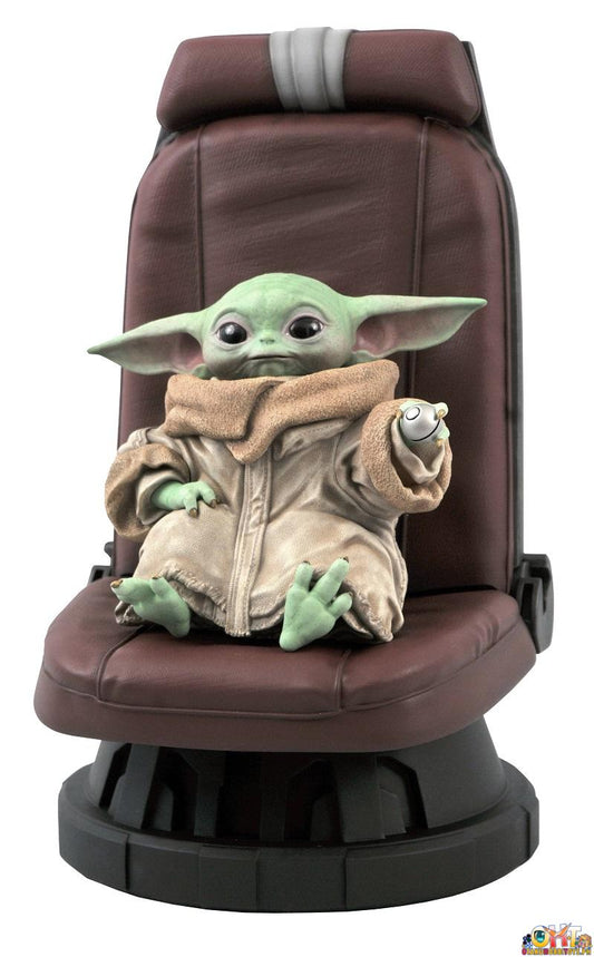 Diamond Select The Mandalorian 1/2 Child in Chair Scale Statue