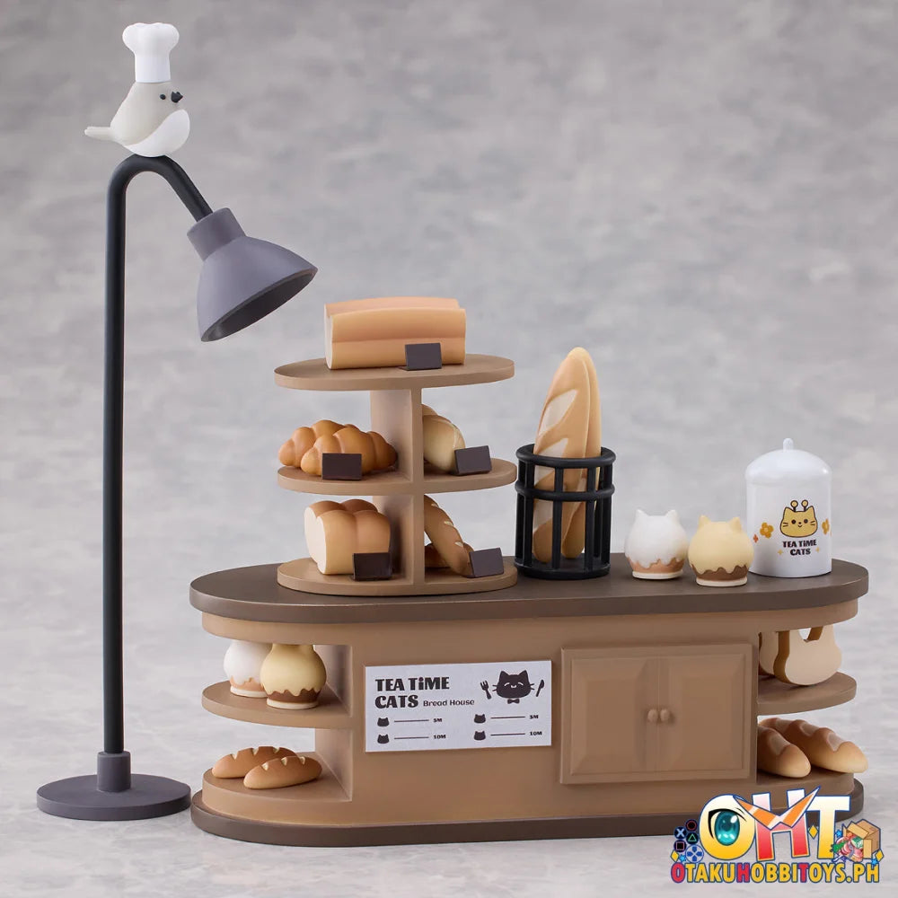 Riobose Tea Time Cats - Cat Town Bakery Staff & Customer Set Scale Figure