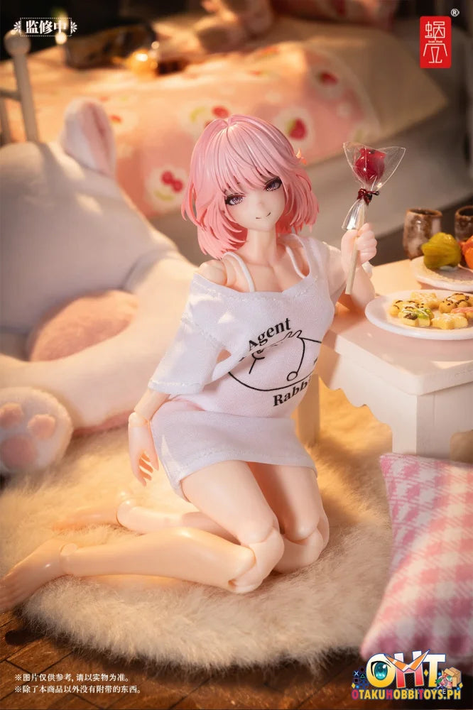 Snail Shell 1/12 Aileen Loungewear RA-01L & 1/12 universal light pink plush fabric coat Articulated Figure Plush Doll