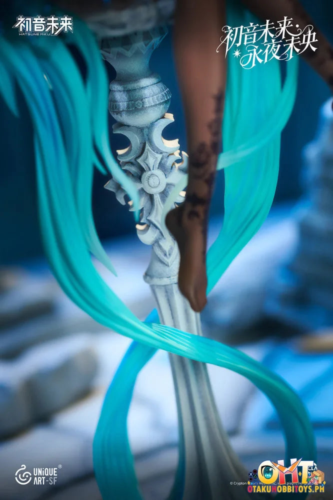 UNiQUE ART 1/6 Hatsune Miku Scale Figure