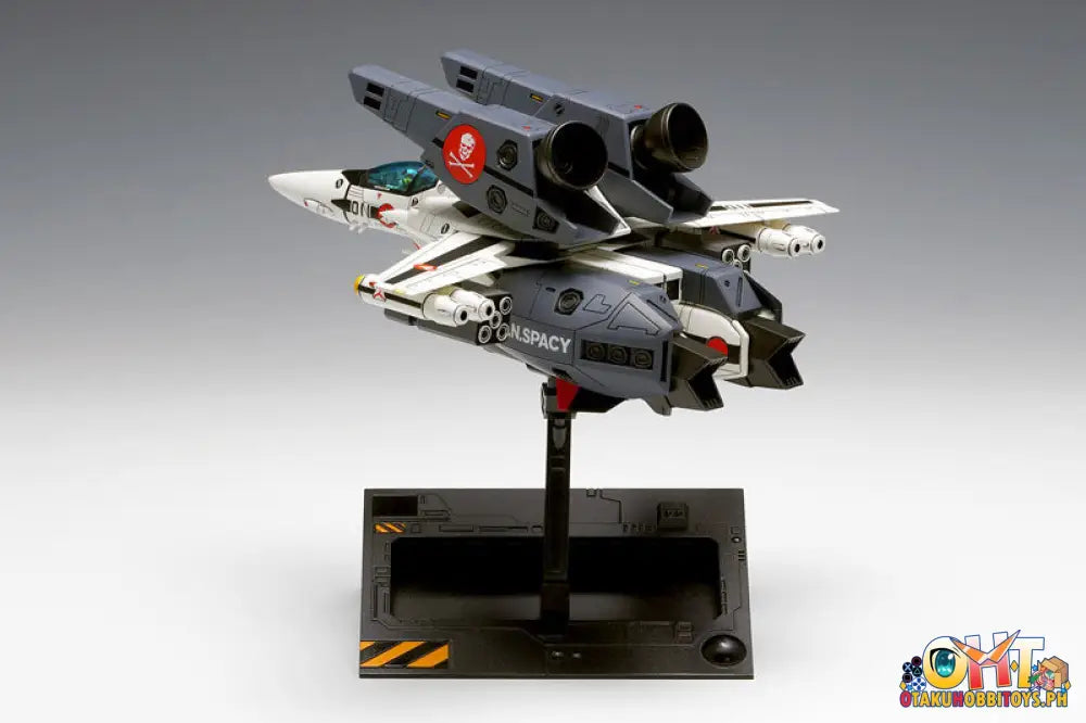 Wave The Super Dimension Fortress Macross Vf-1S/A Valkyrie [Fighter] Plastic Model Kit